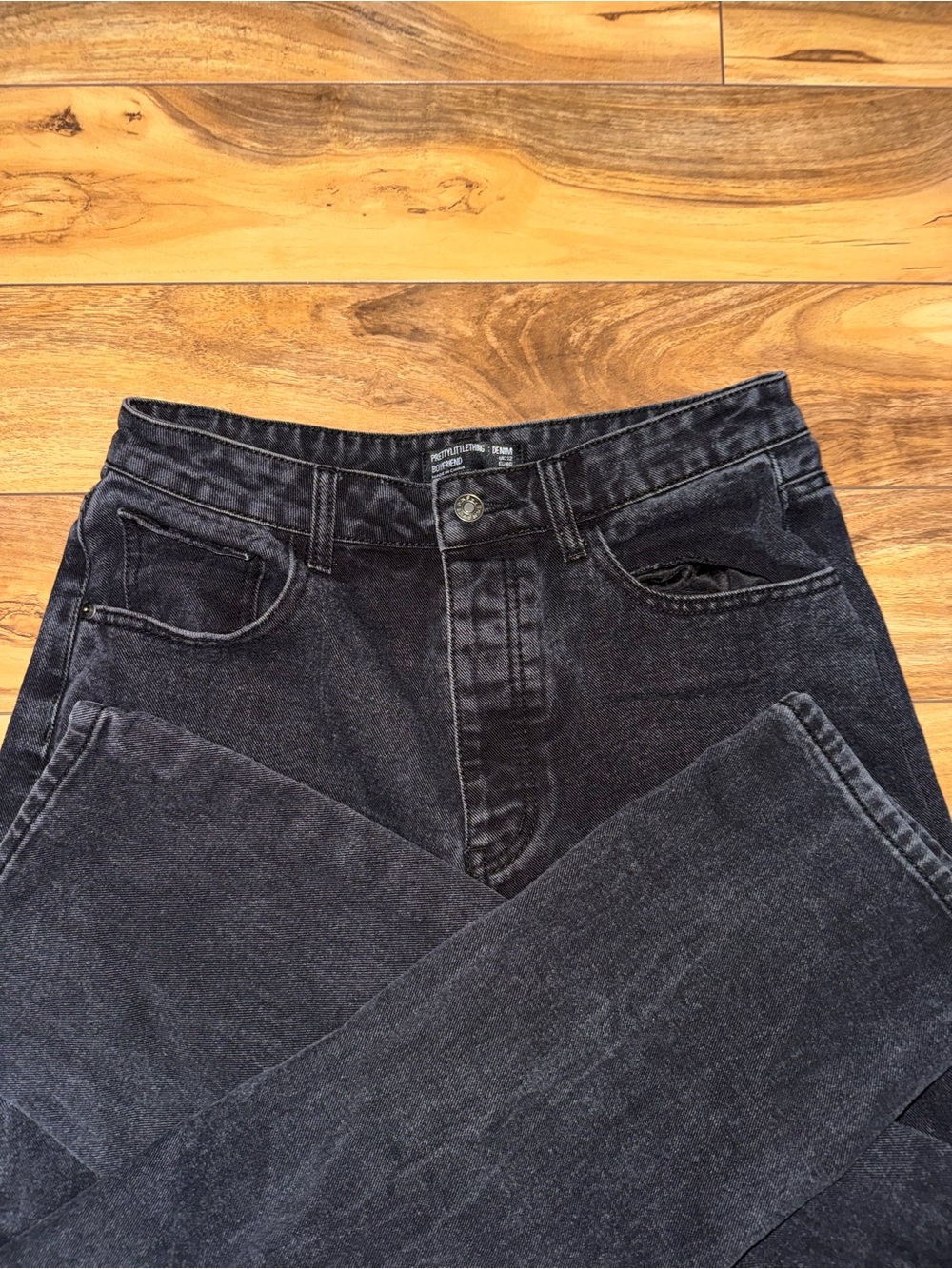 High-Rise Black Wash Distressed Jeans - Picture 4 of 6